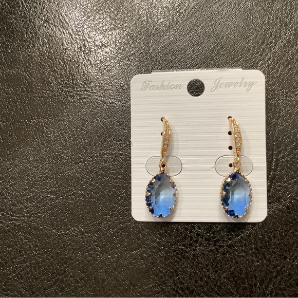 πHost Pickπ Shiny blue zircon oval dangle earrings. NWT - Picture 2 of 2